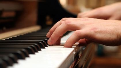 Piano player
