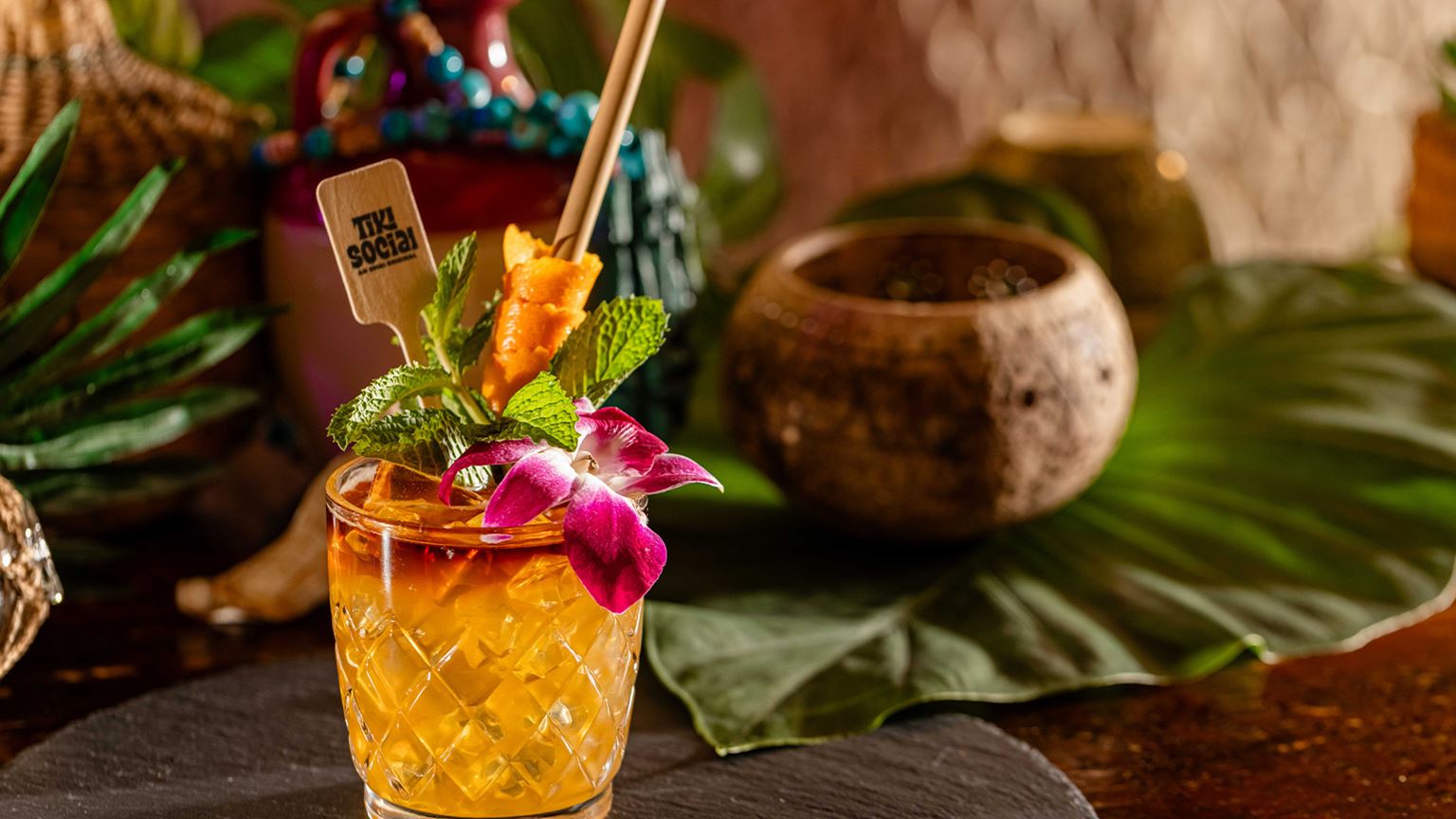 cocktail tiki drink