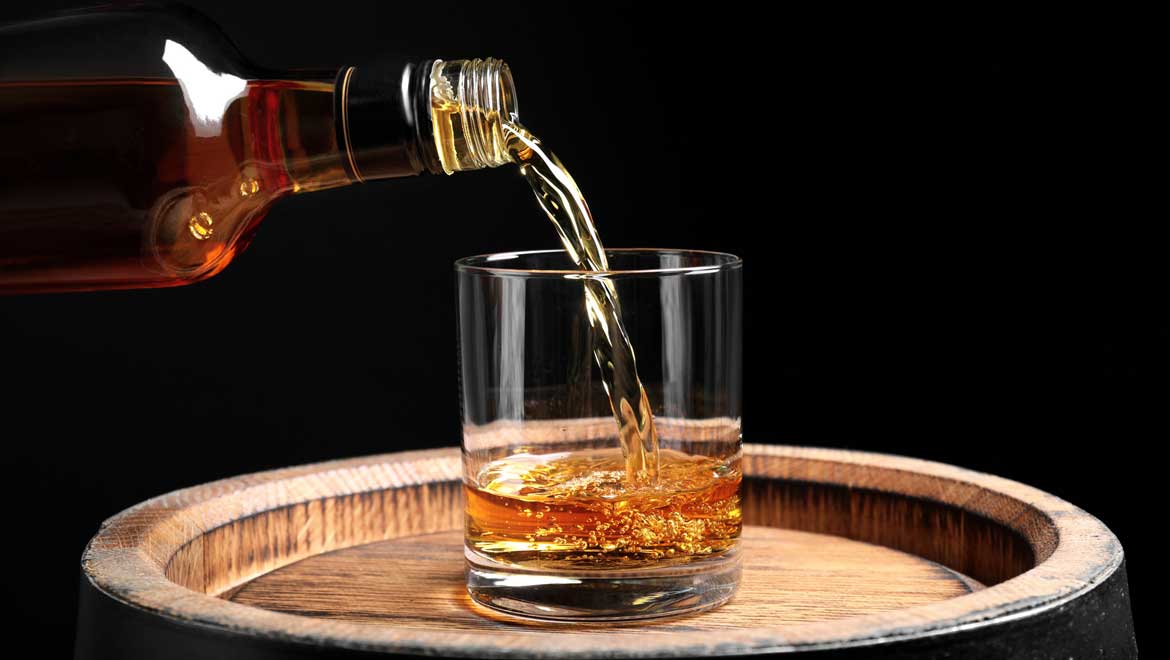 Bourbon pour