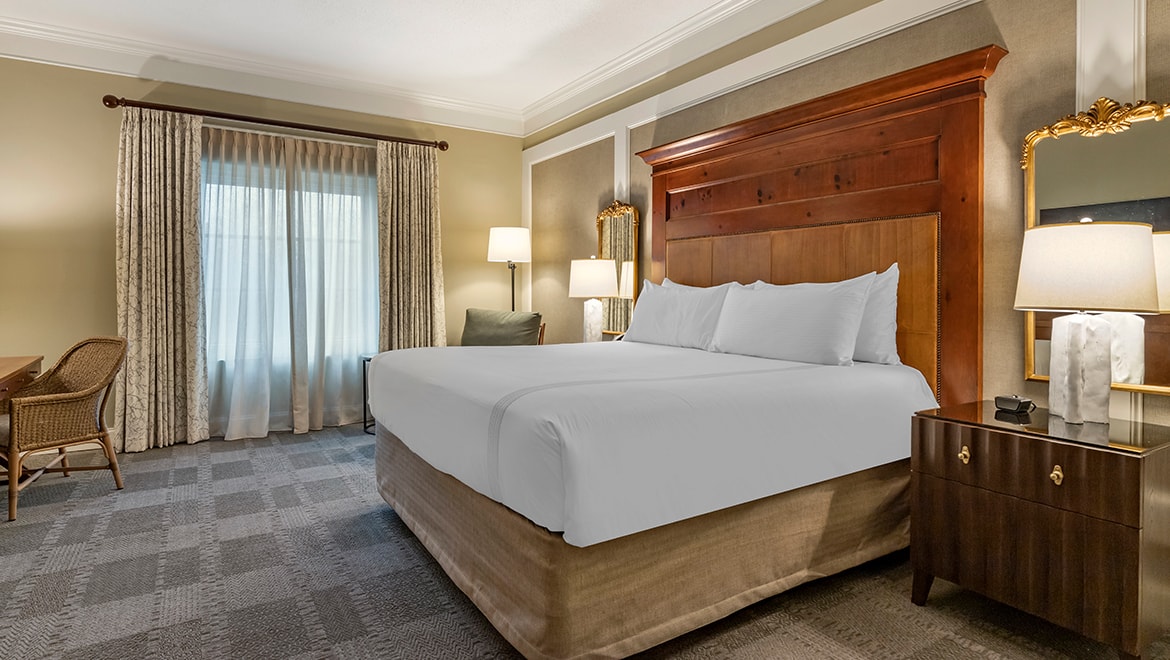 Deluxe Room King Bed
