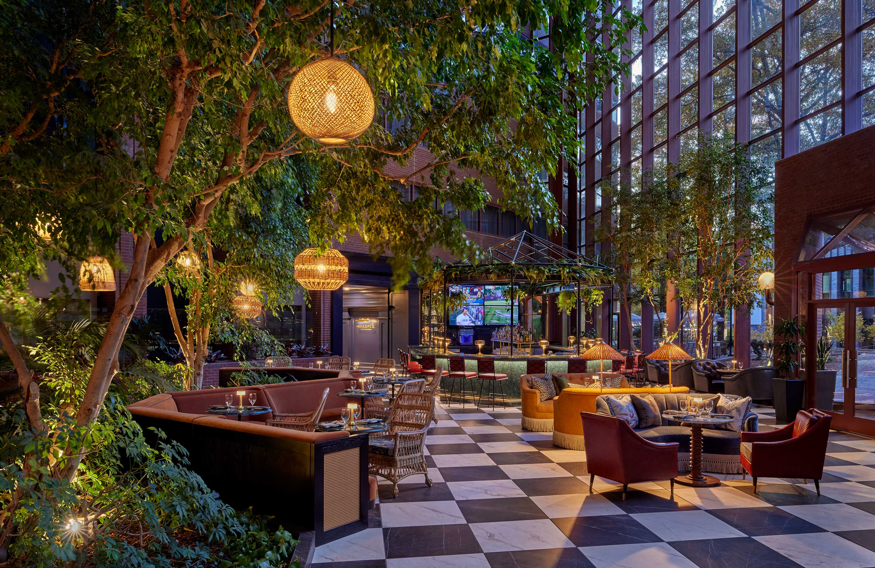 Omni Charlottesville Atrium Bar