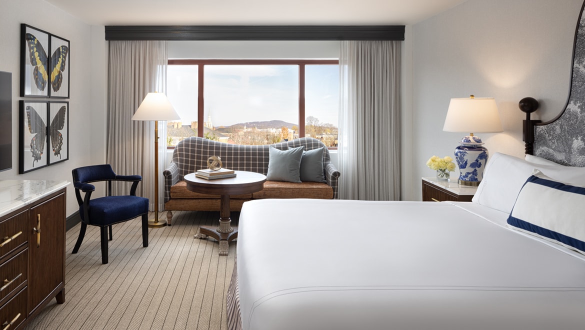 Omni Charlottesville king room