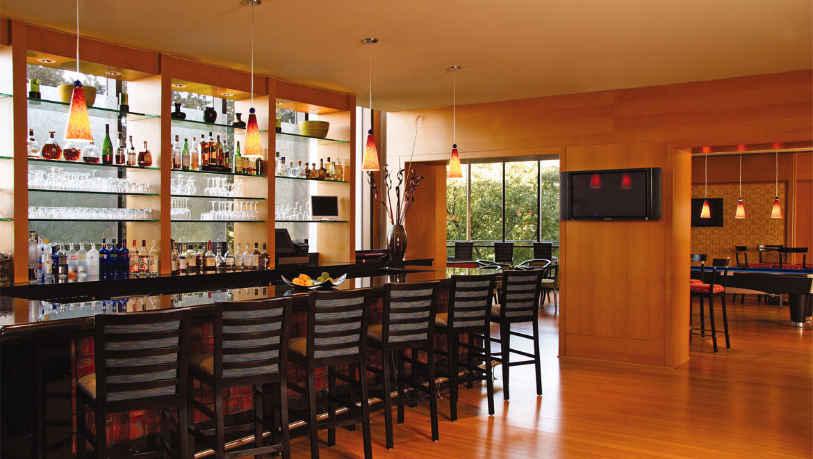 Las Colinas Bar