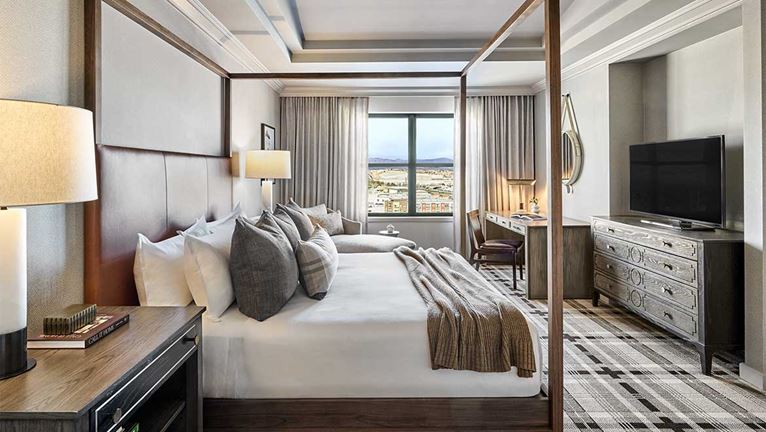 King room.