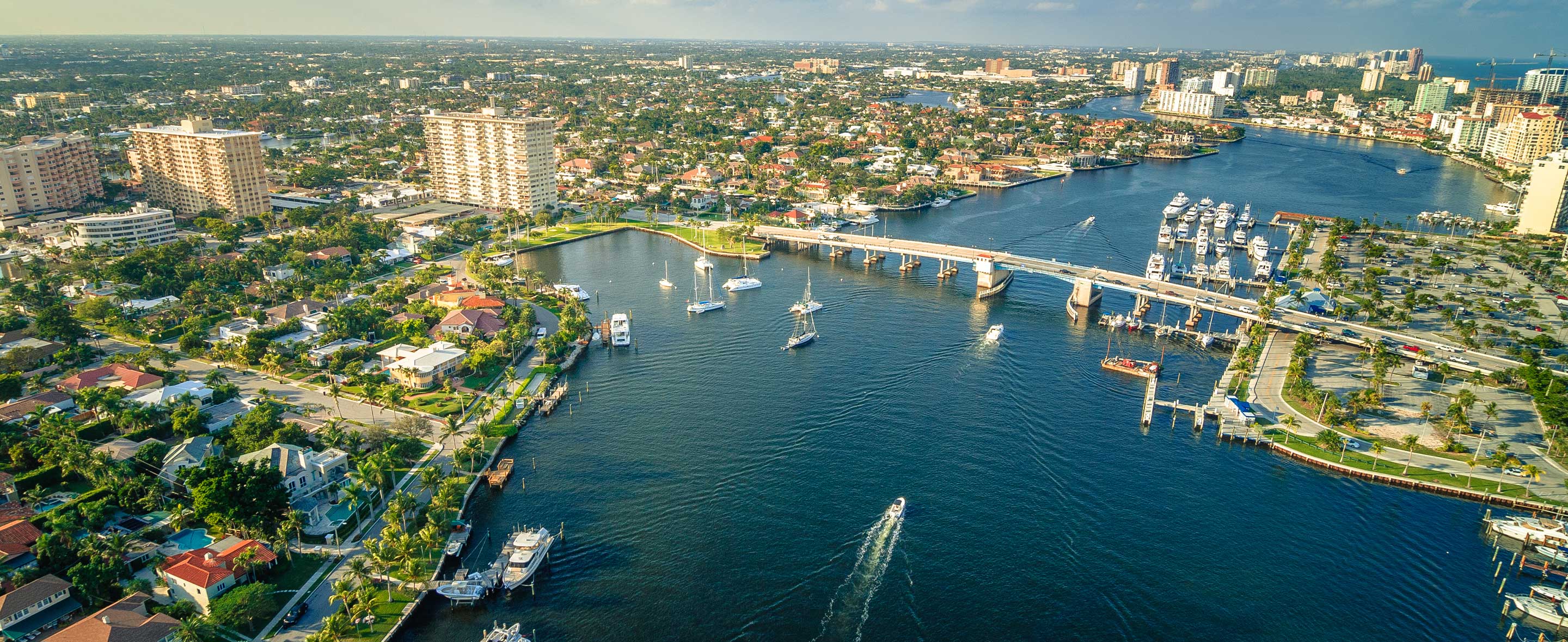 Aerial view of fort lauderdale cityscape