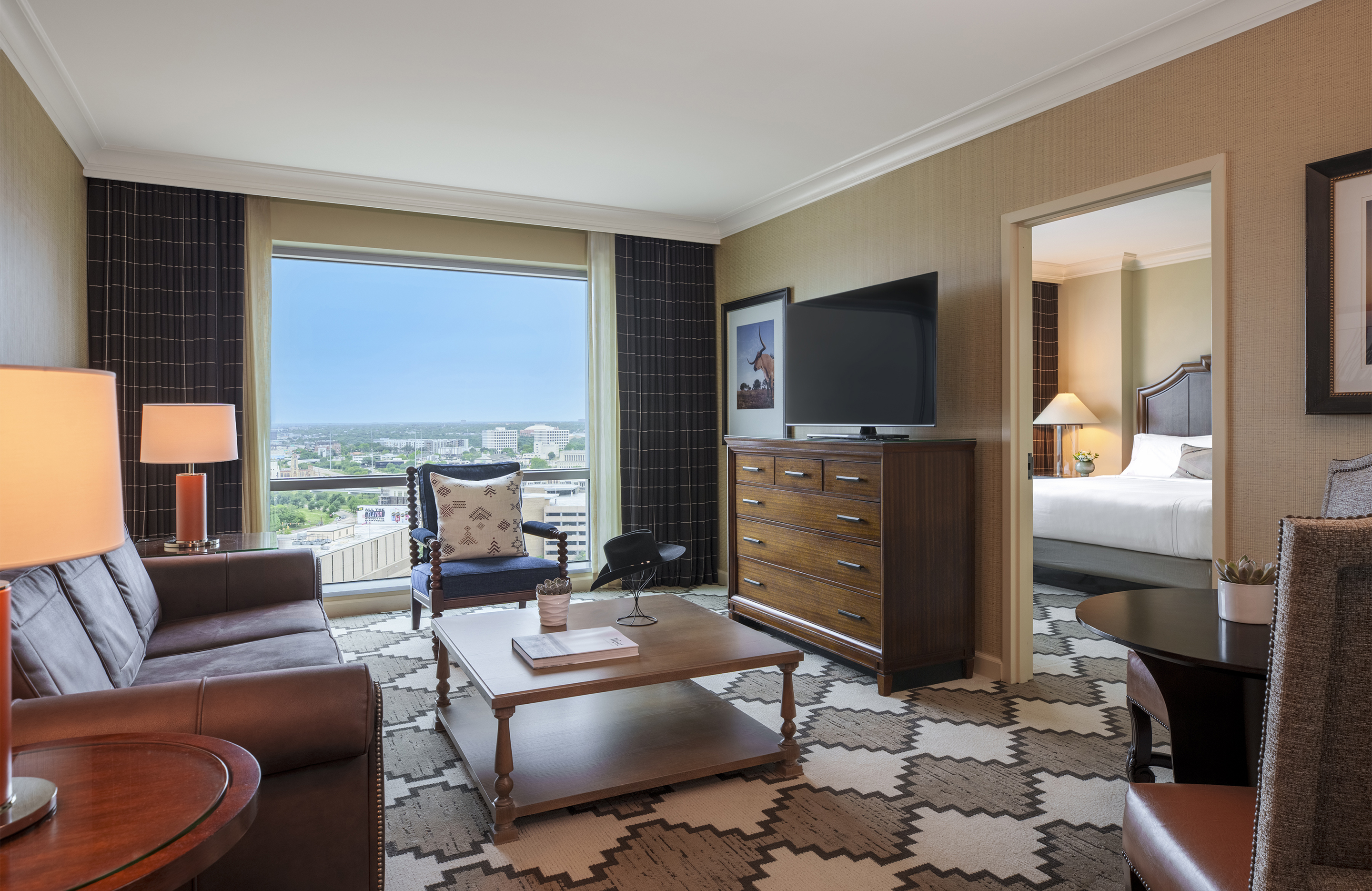 Suite living room with view