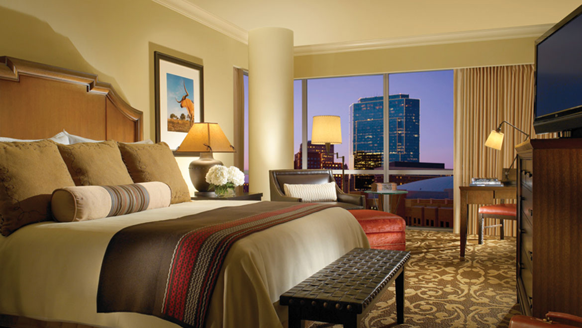 Fort Worth guestroom king bed 