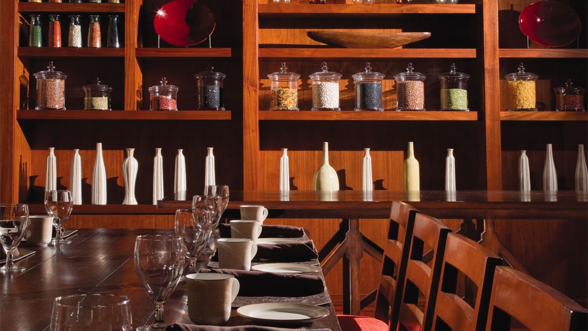Restaurant table setup 