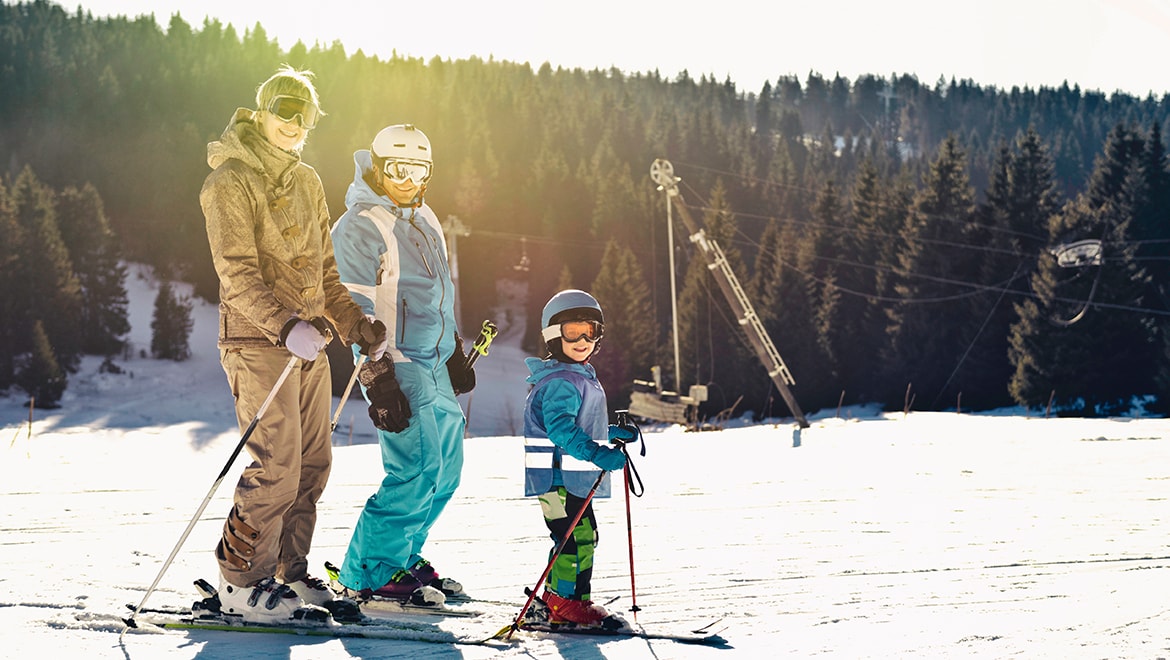 Family Skiing 