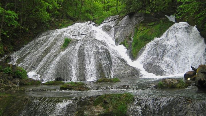 Cascade Gorge Waterfall