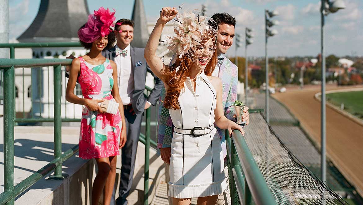 Crowd cheering at the derby horse race