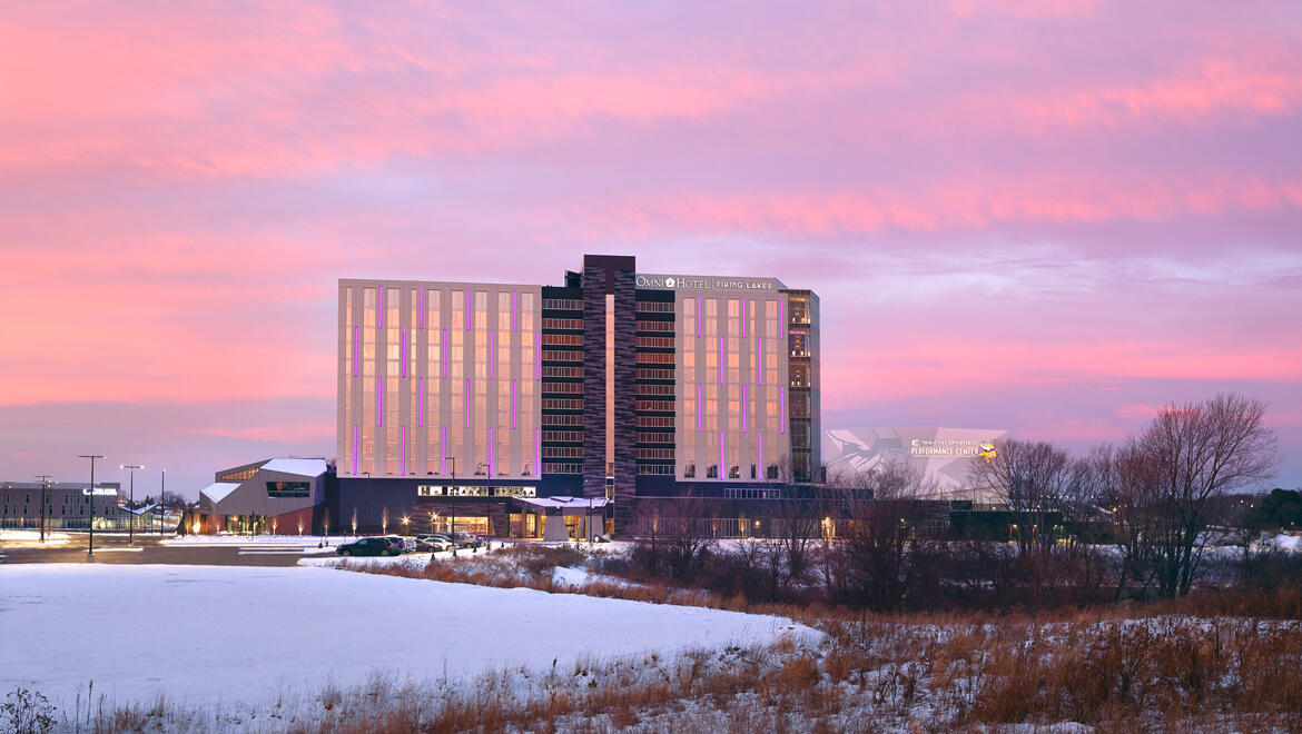 Omni Viking Lakes Hotel exterior