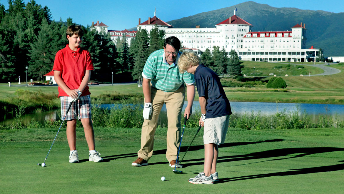 Family golfing at Mount Washington 