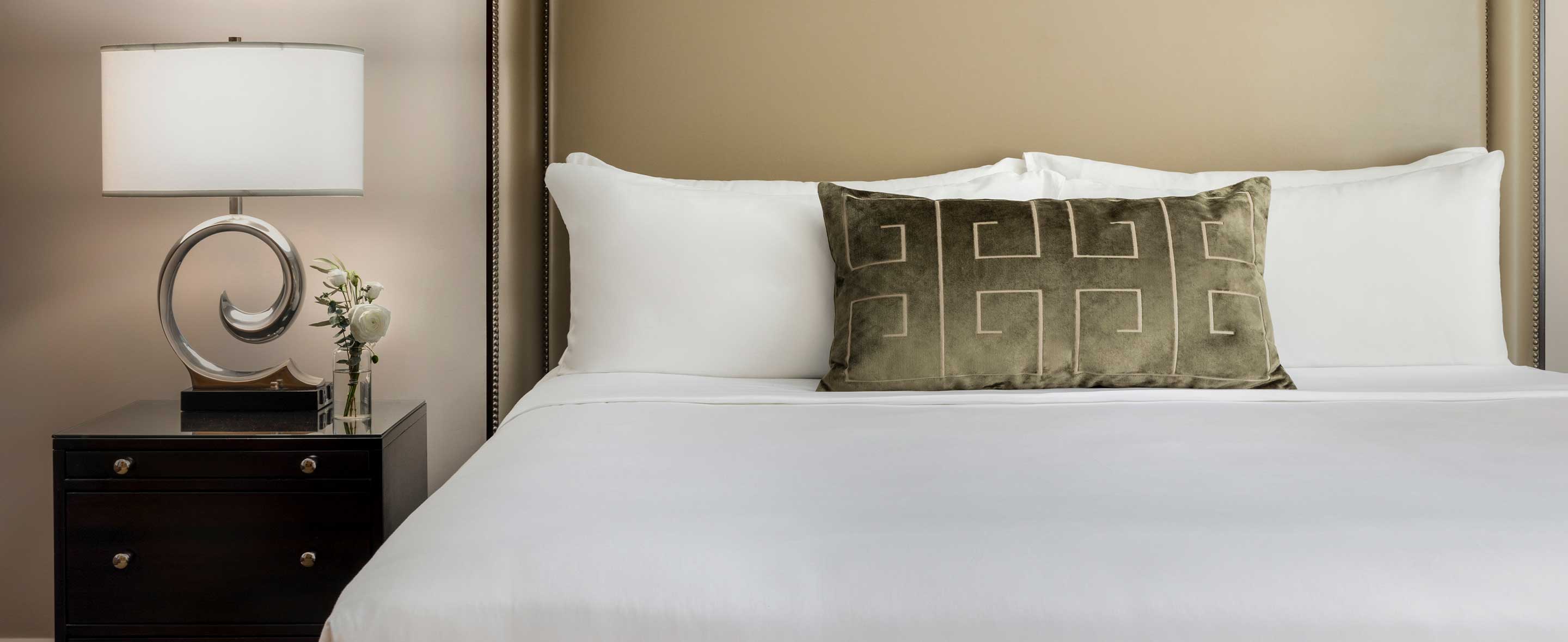 Guest room with king bed