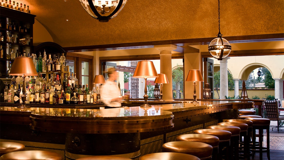 Bar at Monteluica Resort 