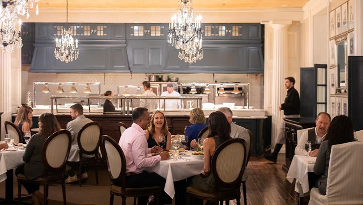 lifestyle crystal room group dinner