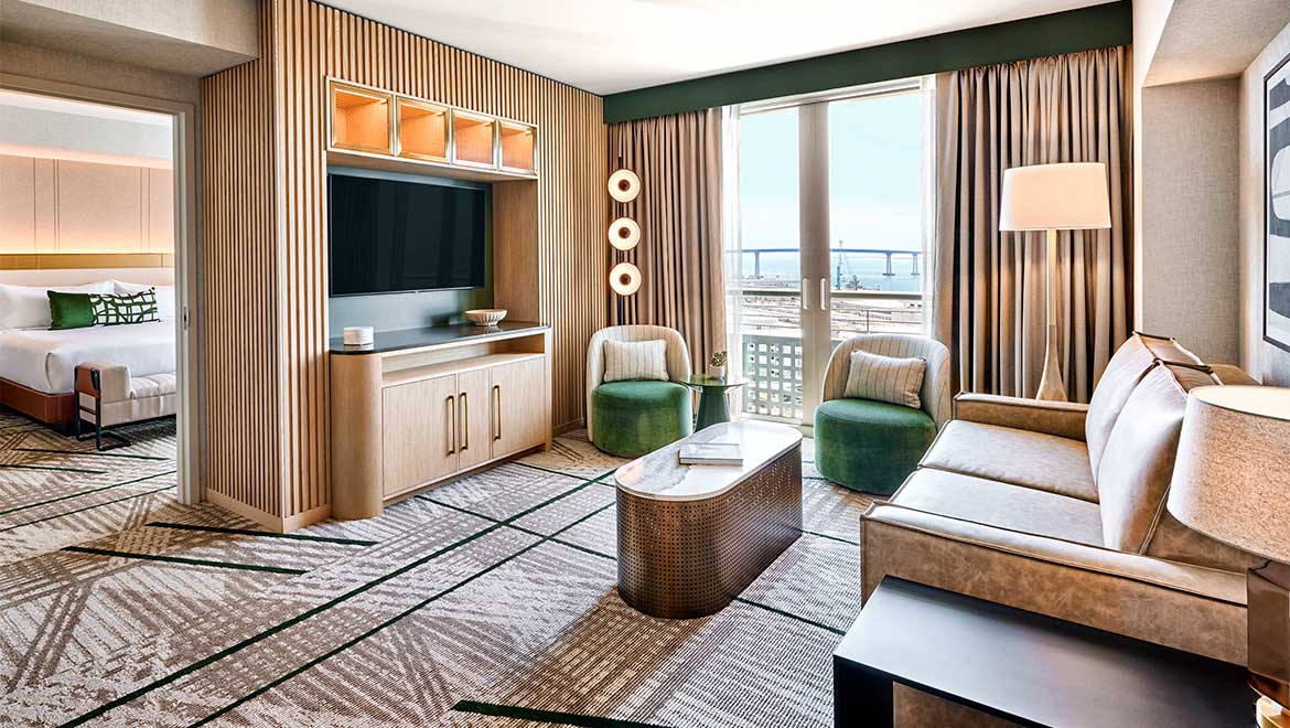 King suite living room 