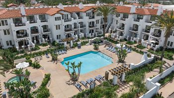 villa pool